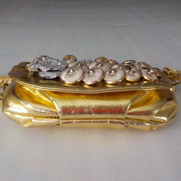 Gold Metallic CrossBody/Wristlet/Shoulder Bag - Picture 6 of 10